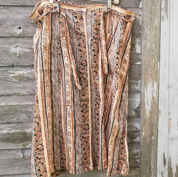 Vintage Neutral Floral print Skirt - Picture 1 of 4